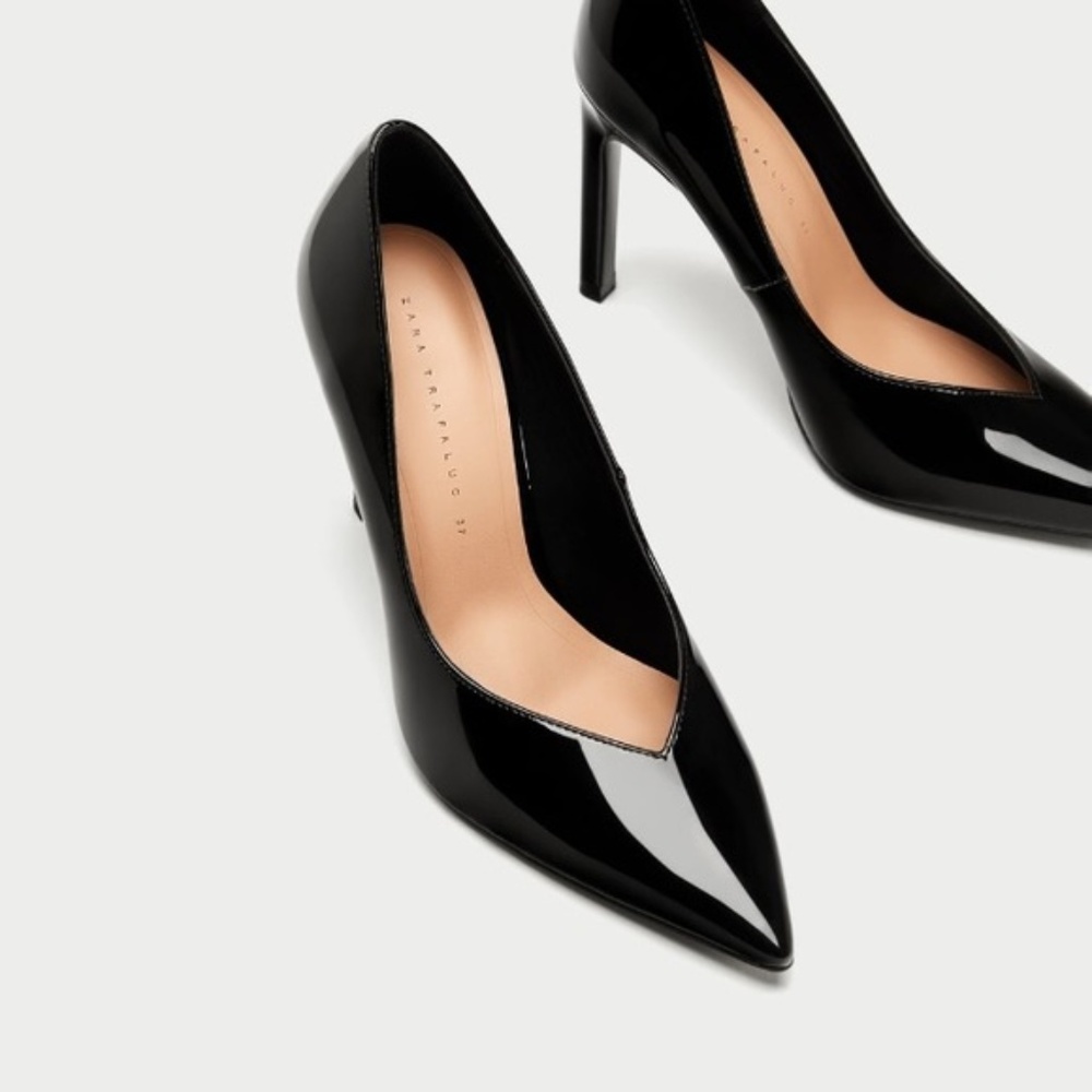 NWT ZARA Black Pointed Pumps
